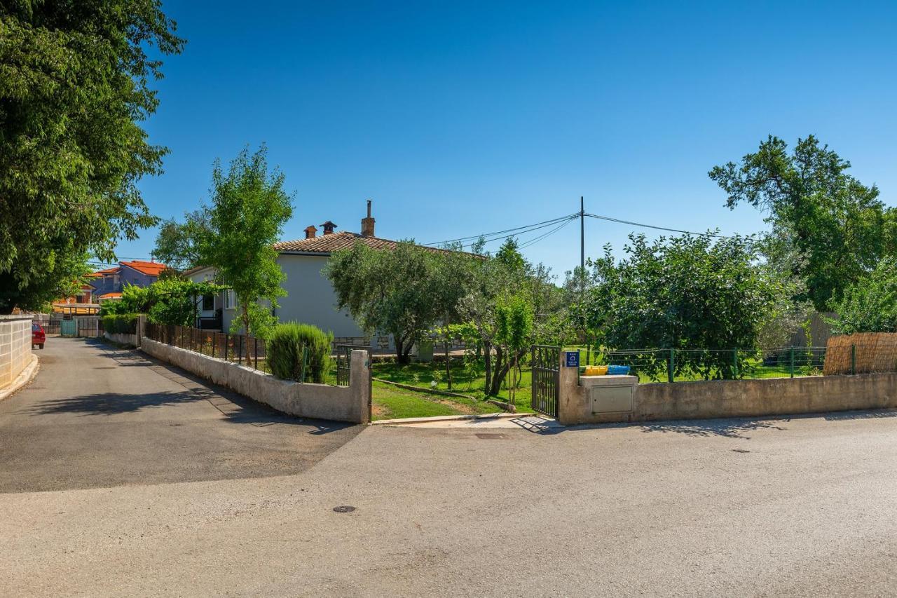 Holiday House Chill Out Loborika Marcana Exterior photo